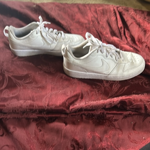 Nike shoes - Picture 5 of 7